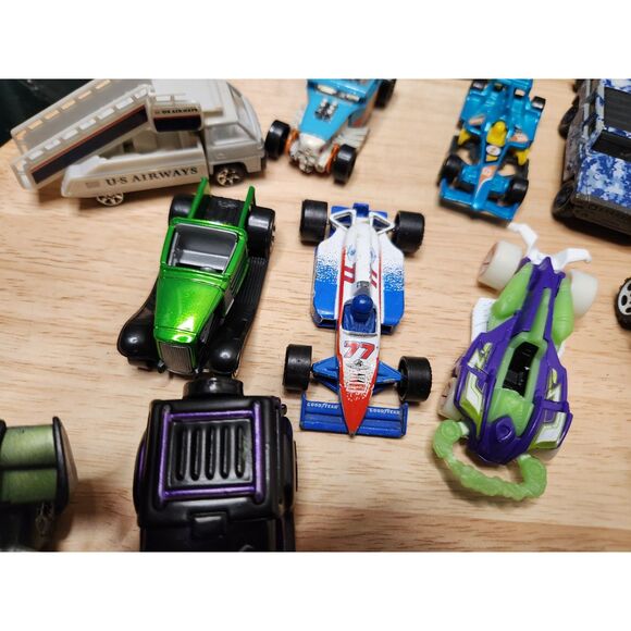 Little Boys Toy Car Lot – Mixed Brands, Small Scale Vehicles - Picture 9 of 10